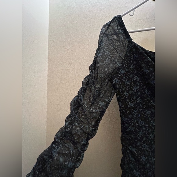 New Hollister long-sleeve mesh bodycon dress - Picture 15 of 15